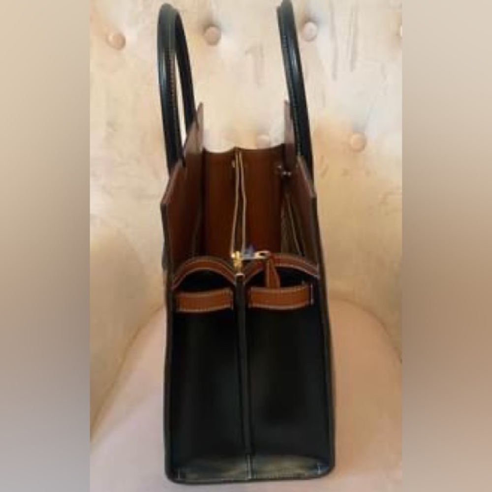 Burberry purse - Picture 3 of 5